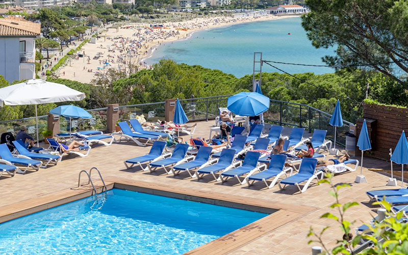 hotel-s agaro-mar-costa-brava-piscina-vista-mare.jpg